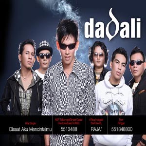2. Dadali Band - Di Saat Aku Mencintaimu (Video Musik Band Indonesia terpopuler 2015)