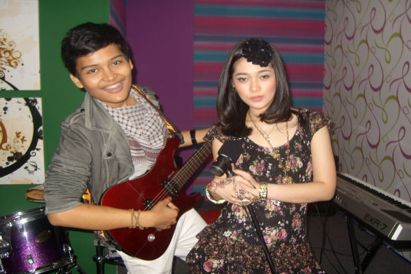 gambar Eiza & Gracia Indri Dinda Dimana image gambar Eiza & Gracia Indri Dinda Dimana image