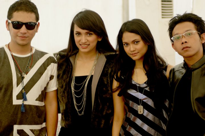 gambar Muach Band feat. Gading Marten Ga’ Kuku image gambar Muach Band feat. Gading Marten Ga’ Kuku image