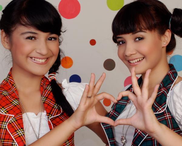 gambar The Sister Ku Sedang Jatuh Cinta image gambar The Sister Ku Sedang Jatuh Cinta image