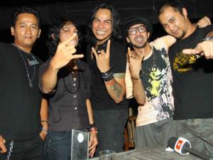 gambar Rocker Kasarunk Bisa Gila image gambar Rocker Kasarunk Bisa Gila image