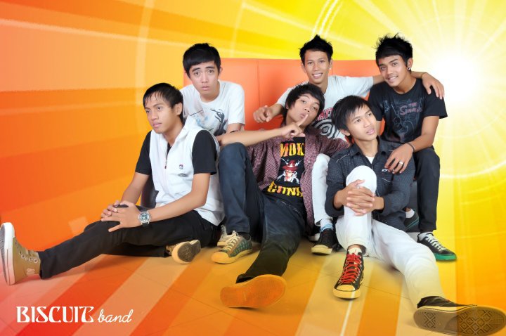 gambar Biscuit Band Kaulah Liana image gambar Biscuit Band Kaulah Liana image