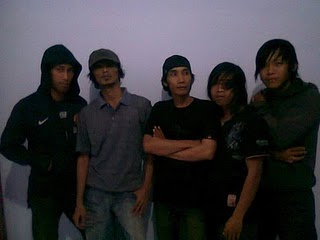 gambar Jimat Band Ayo Indonesia image gambar Jimat Band Ayo Indonesia image
