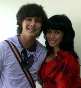 gambar Ussy Ku Pilih Hatimu (feat. Andhika Pratama) image gambar Ussy Ku Pilih Hatimu (feat. Andhika Pratama) image