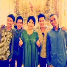 gambar NSG Star Alhamdulillah Aku Pulang (feat. Titiek Puspa) image gambar NSG Star Alhamdulillah Aku Pulang (feat. Titiek Puspa) image