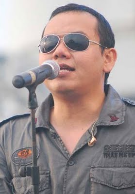 gambar Fadly Peristiwa Subuh (feat. Natasha) image gambar Fadly Peristiwa Subuh (feat. Natasha) image