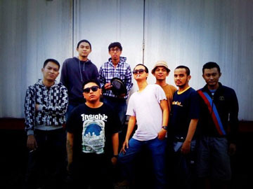 gambar Monkey Boots Tunggulah Tunggu image gambar Monkey Boots Tunggulah Tunggu image