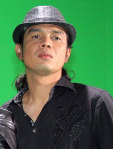 gambar Pay Papua Dalam Cinta (feat. Soa Soa) image gambar Pay Papua Dalam Cinta (feat. Soa Soa) image