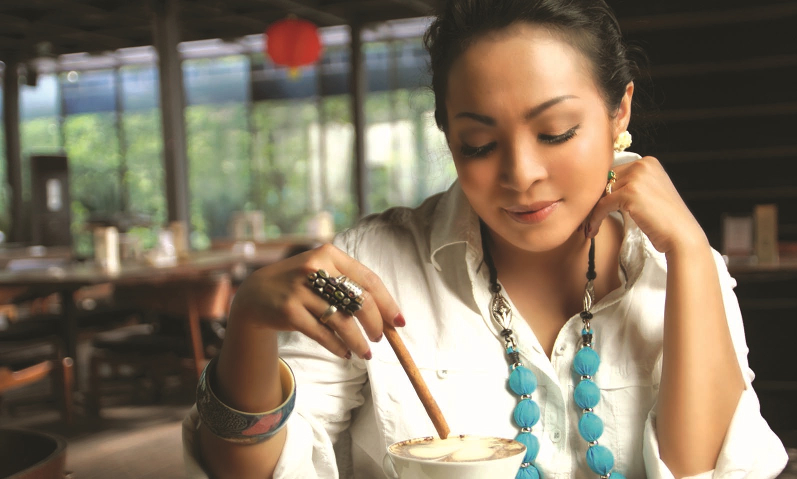 gambar Rieka Roeslan Ku Jatuh Cinta (feat. Emil Dardak) image gambar Rieka Roeslan Ku Jatuh Cinta (feat. Emil Dardak) image