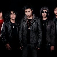 gambar Derby And The Revolution Karena Dirimu image