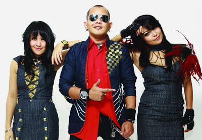 Lirik Lagu Kotak - Perfect Love