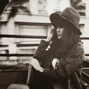 gambar Sonia Eryka Dalam Sepi image gambar Sonia Eryka Dalam Sepi image